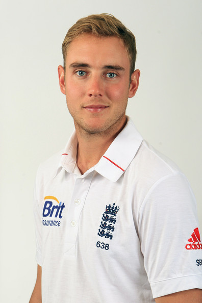 Stuart Broad became the fifth England bowler to take 300 Test wickets on the first day of the fourth Ashes Test. Ashes 2015,Stuart Broad,Stuart Broad takes 300th Test wicket,Stuart Broad 300th Test wicket,Stuart Broad 300th wicket,England bowler,fifth England bowler to take 300 Test wickets