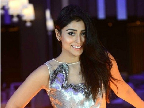 South Indian Actress Shriya Saran at SIIMA Awards 2015. Shriya Saran,actress Shriya Saran,Shriya Saran at SIIMA Awards 2015,SIIMA Awards 2015,SIIMA Awards,SIIMA,SIIMA 2015,Shriya Saran latest pics,Shriya Saran latest images,Shriya Saran latest photos,Shriya Saran latest stills,Shriya Saran latest pictures