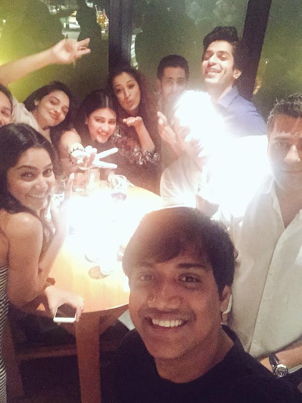 Rai Lakshmi, Shruthi Hassan and Shriya Saran Selfie Pics. SIIMA 2015,Rai Lakshmi,Shruthi Hassan,Shriya Saran,SIIMA Awards 2015