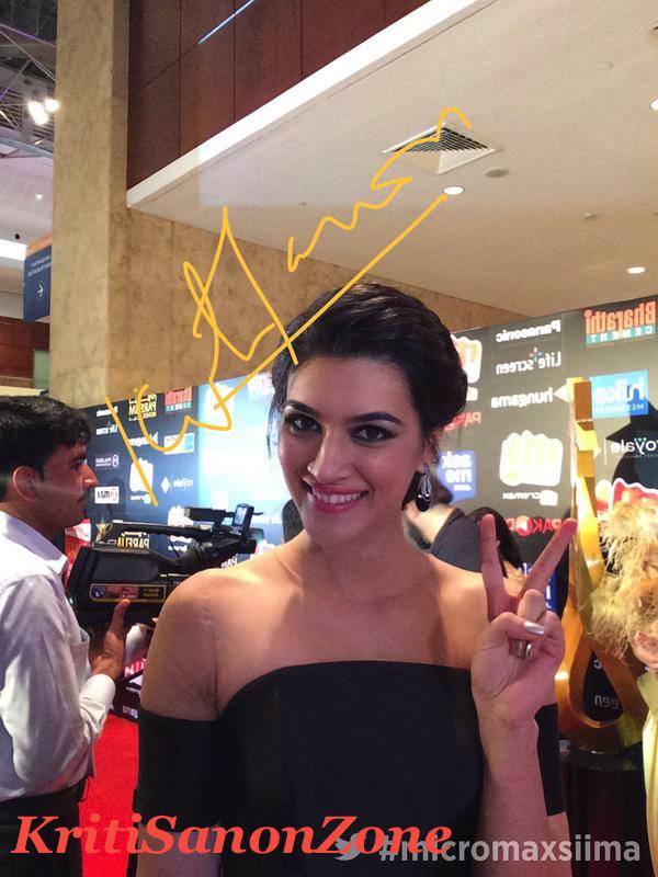 South Indian Celebs at SIIMA Awards 2015 Day 1. SIIMA,SIIMA Awards 2015 Day 1,SIIMA Awards 2015,SIIMA 2015,SIIMA Awards 2015 pics,SIIMA Awards 2015 images,SIIMA Awards 2015 photos,SIIMA Awards 2015 pictures