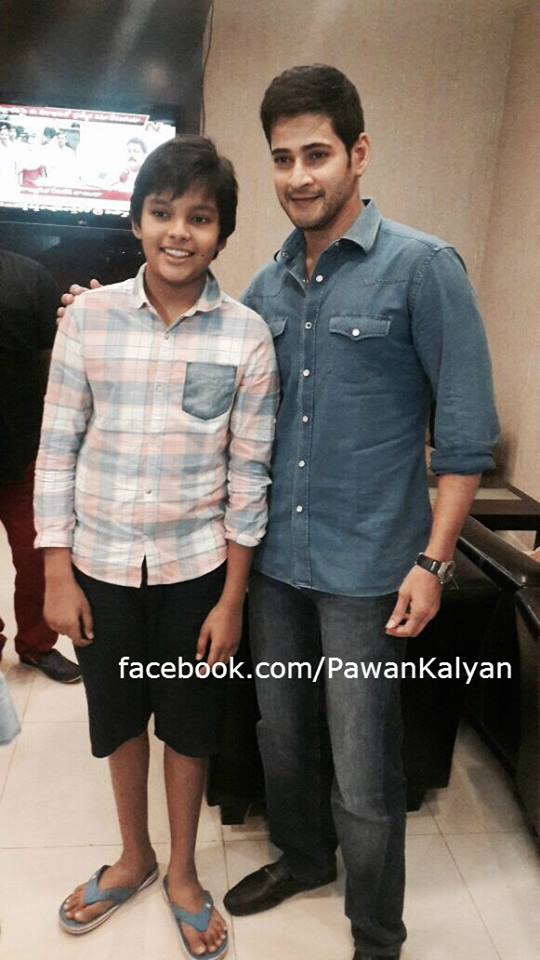 Telugu Actor Pawan Kalyan's Son Akira Nandan with Mahesh Babu. Pawan Kalyan,Pawan Kalyan's Son Akira Nandan,Pawan Kalyan's Son Akira Nandan with Mahesh Babu,Mahesh Babu,Akira Nandan with Mahesh Babu,Akira Nandan