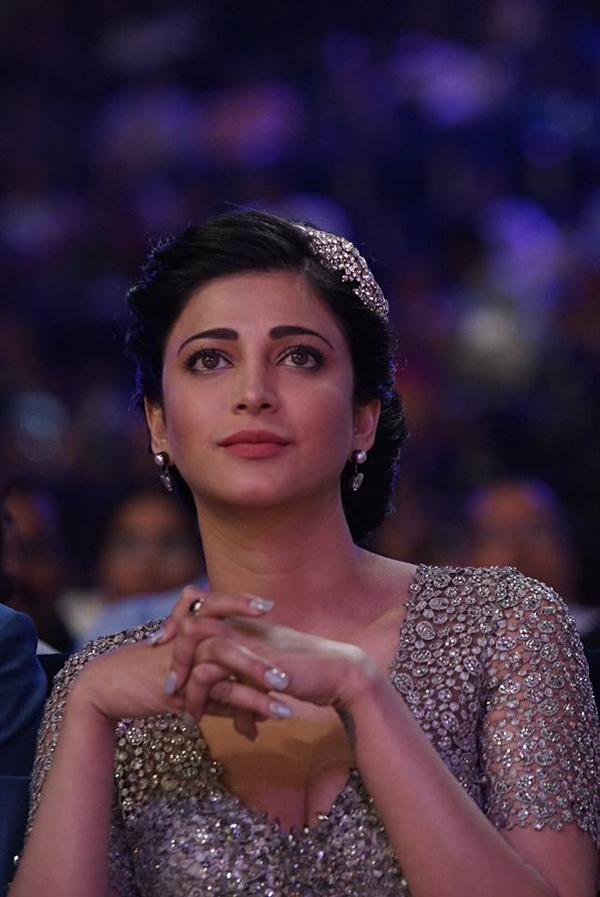 South Indian Actress Shruti Hassan at SIIMA Awards 2015. Shruti Hassan,actress Shruti Hassan,Shruti Hassan at SIIMA Awards 2015,SIIMA Awards 2015,SIIMA Awards,SIIMA,Shruti Hassan latest pics,Shruti Hassan latest images,Shruti Hassan latest photos,Shruti Hassan latest stills,Shruti Hassan latest pictures
