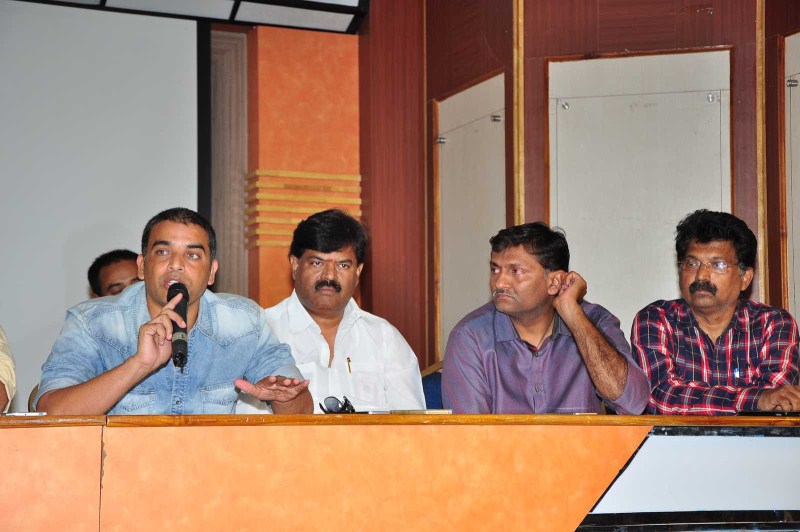 Photos of Telugu Movie Srimanthudu Movie Piracy Press Meet function held at Hyderabad. Srimanthudu Movie Piracy Press Meet,telugu movie Srimanthudu Movie Piracy Press Meet,Srimanthudu,telugu movie Srimanthudu,Srimanthudu Movie Piracy Press Meet pics,Srimanthudu Movie Piracy Press Meet images,Srimanthudu Movie Piracy Press Meet photos