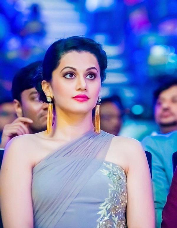 South Indian Actress Taapsee Pannu at SIIMA Awards 2015. Taapsee Pannu,actress Taapsee Pannu,Taapsee Pannu at SIIMA Awards 2015,SIIMA Awards 2015,SIIMA Awards,siima,Taapsee Pannu latest pics,Taapsee Pannu latest images,Taapsee Pannu latest photos,Taapsee Pannu latest stills,Taapsee Pannu latest pictures