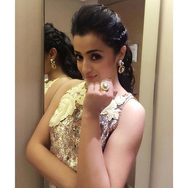 South Indian Actress Trisha at SIIMA Awards. Trisha,actress Trisha,Trisha Krishnan,Trisha at SIIMA Awards,SIIMA Awards,SIIMA Awards 2015,SIIMA,Trisha latest pics,Trisha latest images,Trisha latest photos,Trisha latest stills,Trisha latest pictures
