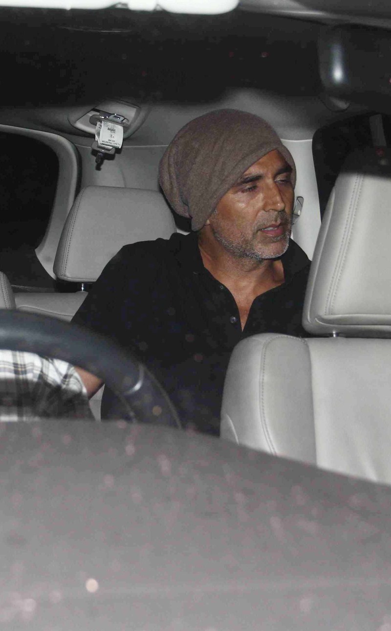 Bollywood Actor Akshay Kumar, Twinkle and Son Spotted at Juhu PVR. Akshay Kumar,Akshay Kumar,Twinkle and Son Spotted at Juhu PVR,Twinkle,actor Akshay Kumar,Twinkle and Son