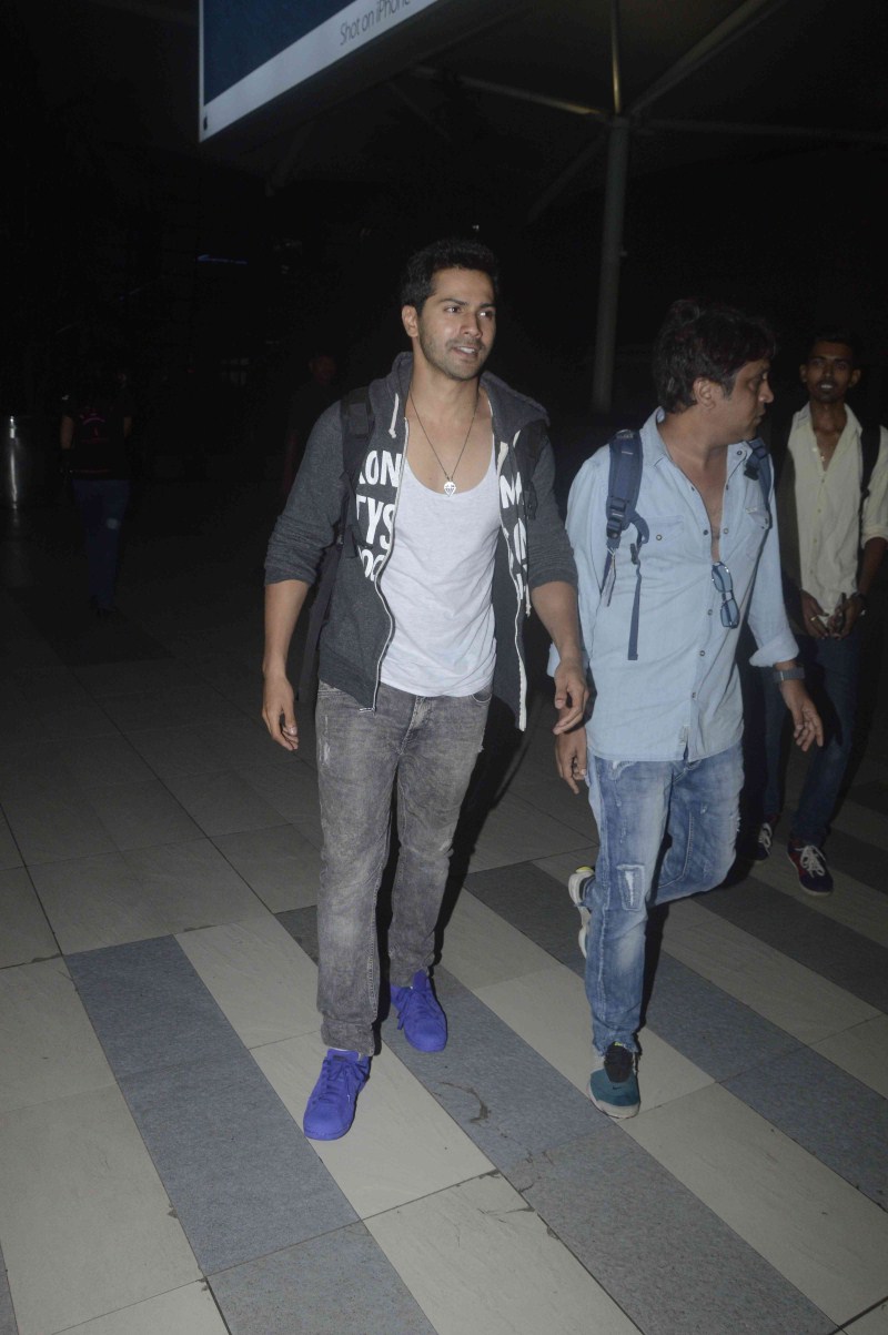 Bollywood Actor Kabir Khan and Varun Dhawan Spotted at Mumbai Airport. Kabir Khan,Varun Dhawan,Kabir Khan and Varun Dhawan Spotted at Mumbai Airport,Kabir Khan Spotted at Mumbai Airport,Varun Dhawan Spotted at Mumbai Airport,actor Varun Dhawan,Varun Dhawan latest pics,Varun Dhawan latest pictures,Varun Dhawan latest photos,V