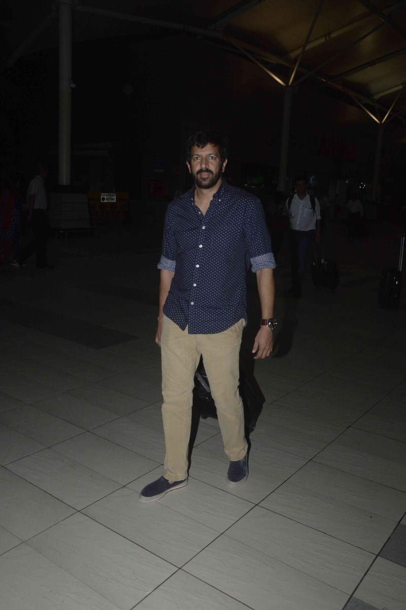 Bollywood Actor Kabir Khan and Varun Dhawan Spotted at Mumbai Airport. Kabir Khan,Varun Dhawan,Kabir Khan and Varun Dhawan Spotted at Mumbai Airport,Kabir Khan Spotted at Mumbai Airport,Varun Dhawan Spotted at Mumbai Airport,actor Varun Dhawan,Varun Dhawan latest pics,Varun Dhawan latest pictures,Varun Dhawan latest photos,V