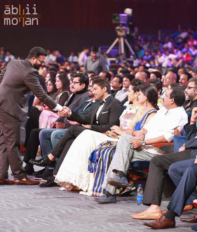 Jayasurya bags the award for best actor in supporting role and best villain in SIIMA Awards 2015 Jayasurya,jayasurya siima awards,siima awards 2015,best actor in supporting role SIIMA malayalam,best villain SIIMA malayalam