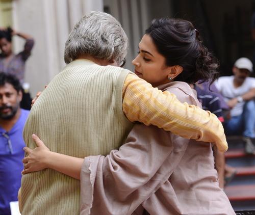 'Piku': Caring Daughter Piku,Deepika Padukone,Amitabh Bachchan,irrfan khan,Shoojit Sircar,behind the scene,on the sets,photos
