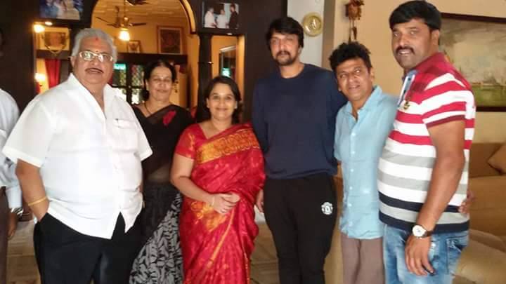 South Indian Actor Shivaraj Kumar Invited Sudeep and his Family Members to his Daughter Nirupama's Wedding. Shivaraj Kumar,Shivaraj Kumar Invited Sudeep,Shivaraj Kumar and Sudeep,Sudeep,Nirupama's Wedding,Shivaraj Kumar daughter Nirupama's Wedding