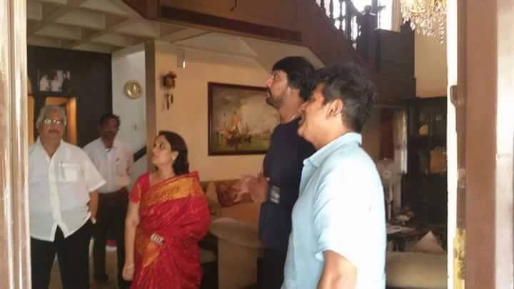 South Indian Actor Shivaraj Kumar Invited Sudeep and his Family Members to his Daughter Nirupama's Wedding. Shivaraj Kumar,Shivaraj Kumar Invited Sudeep,Shivaraj Kumar and Sudeep,Sudeep,Nirupama's Wedding,Shivaraj Kumar daughter Nirupama's Wedding