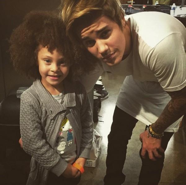 Cute Justin Bieber Pics with Kids - Photos,Images,Gallery - 26079
