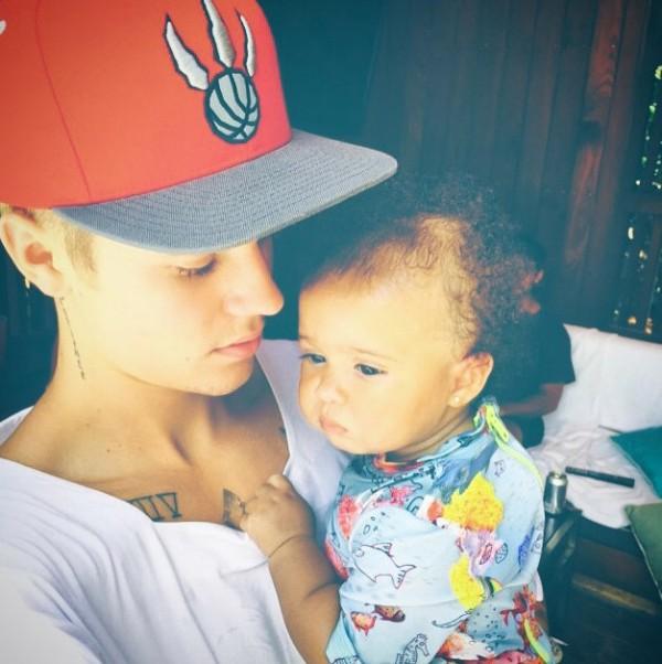 Cute Justin Bieber Pics with Kids - Photos,Images,Gallery - 26079