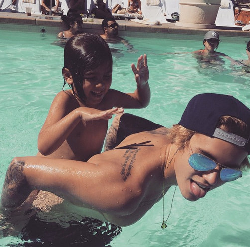 Cute Justin Bieber pictures with children. Little Bieber fans. Justin Bieber,Justin Bieber baby,Justin bieber with children pics,Justin Beiber pics,Justin beiber photos,Justin beiber with cute kids,justin biebe cute pics,baby pics,children with justin bieber