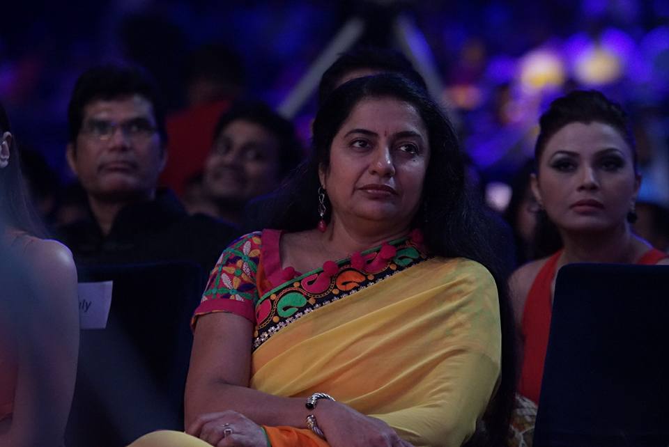 Malayalam celebs at SIIMA 2015 Red Carpet Malayalam celebs at SIIMA 2015,SIIMA 2015 malayalam,SIIMA 2015 mollywood,malayalam celebs,mollywood celebs