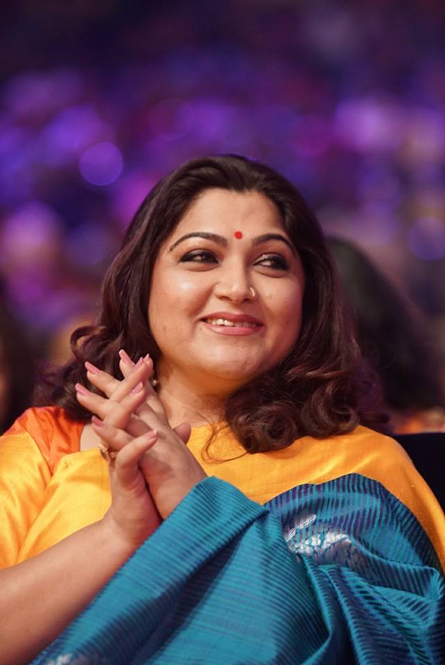 Malayalam celebs at SIIMA 2015 Red Carpet Malayalam celebs at SIIMA 2015,SIIMA 2015 malayalam,SIIMA 2015 mollywood,malayalam celebs,mollywood celebs