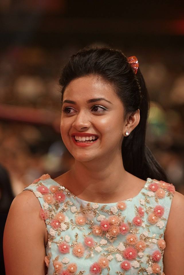 Malayalam celebs at SIIMA 2015 Red Carpet Malayalam celebs at SIIMA 2015,SIIMA 2015 malayalam,SIIMA 2015 mollywood,malayalam celebs,mollywood celebs