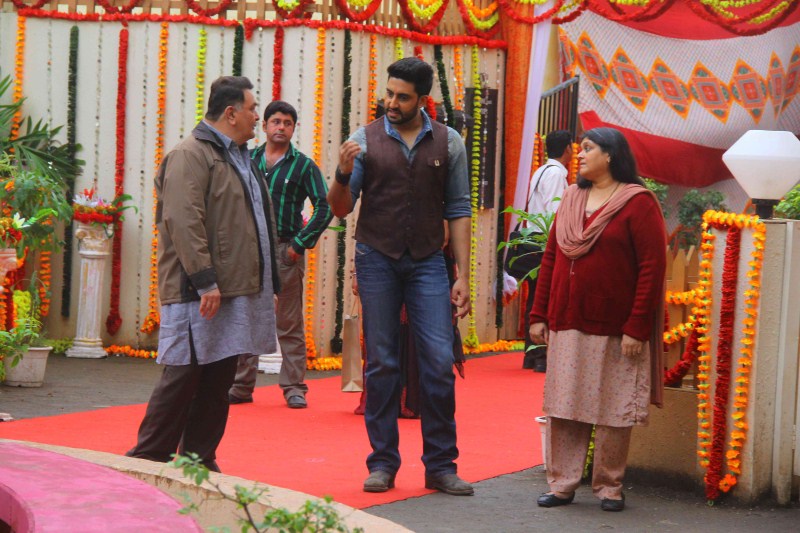 Bollywood Movie All is Well Promotion on the set of Badi Door Se Aye Hain. All is Well Movie Promotion,All is Well Promotion,All is Well,Badi Door Se Aye Hain,Abhishek Bachchan,Supriya Pathak,Rishi Kapoor