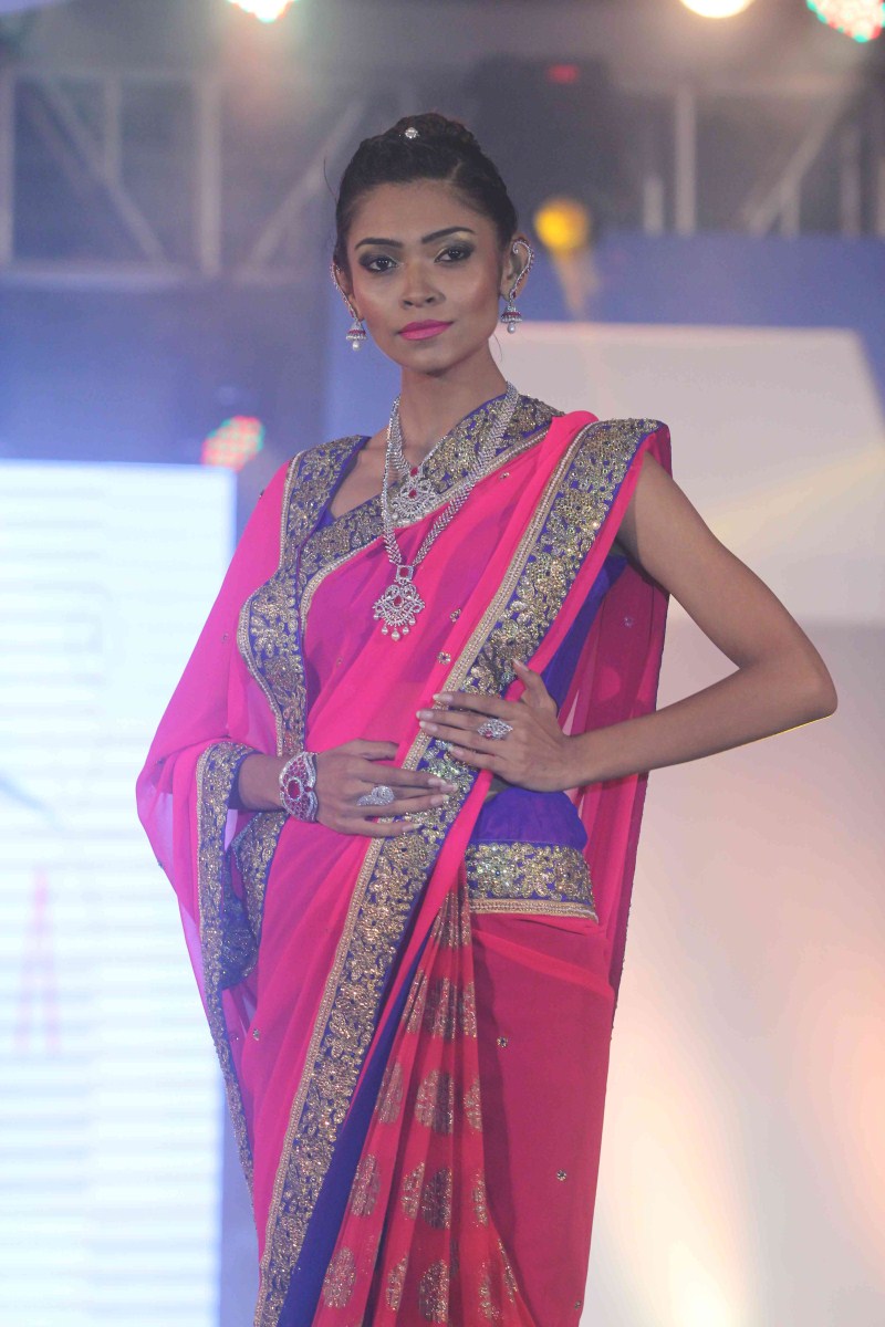 Photos of Sterling Silver Jewellery Fashion Show. Sterling Silver Jewellery Fashion Show,Sterling Silver Jewellery,Fashion Show,Fashion event,ramp walk,models ramp walk,Fashion Show pics,Fashion Show images,Fashion Show stills,Fashion Show pictures