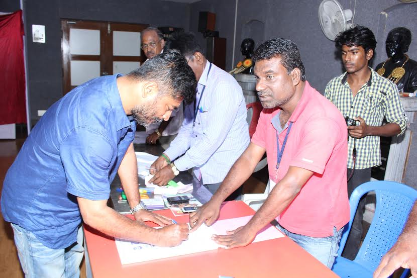 South Indian Actor Kamal Haasan votes in Cine and TV Dancers & Dance Directors Association Election. Kamal Haasan,Cine and TV Dancers & Dance Directors Association Election,Directors Association Election,South Indian Actor Kamal Haasan,Actor Kamal Haasan,Kamal Haasan latest pics,Kamal Haasan latest images,Kamal Haasan latest photos,Kamal Haasan lates