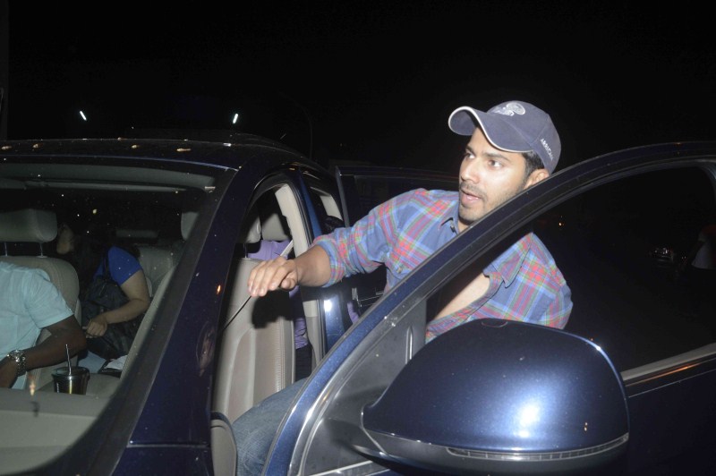 Bollywood Actor Varun Dhawan Spotted at Juhu PVR. Varun Dhawan,actor Varun Dhawan,Varun Dhawan Spotted at Juhu PVR,Varun Dhawan at Juhu PVR,Varun Dhawan at Juhu,Varun Dhawan latest pics,Varun Dhawan latest images,Varun Dhawan latest photos,Varun Dhawan latest stills,Varun Dhawan latest pictures