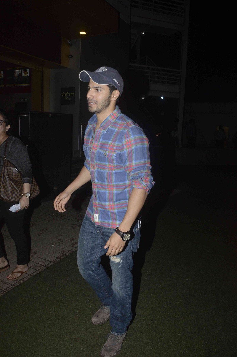 Bollywood Actor Varun Dhawan Spotted at Juhu PVR. Varun Dhawan,actor Varun Dhawan,Varun Dhawan Spotted at Juhu PVR,Varun Dhawan at Juhu PVR,Varun Dhawan at Juhu,Varun Dhawan latest pics,Varun Dhawan latest images,Varun Dhawan latest photos,Varun Dhawan latest stills,Varun Dhawan latest pictures