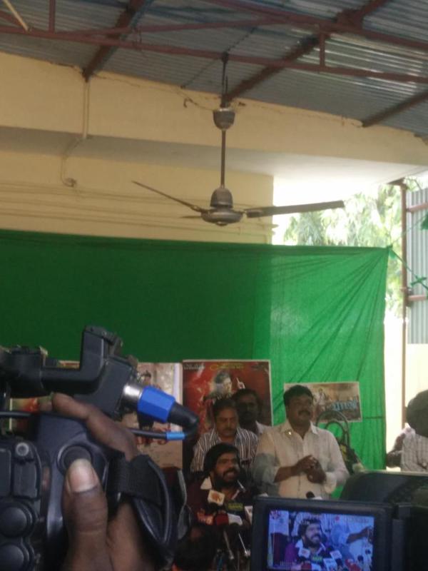 South Indian Actor T. Rajendar at Vaalu Press Meet. T. Rajendar at Vaalu Press Meet,Simbu's father T. Rajendar,Vaalu Press Meet,T. Rajendar,Simbu,Silambarasan,Vaalu Press Meet pics,Vaalu Press Meet images,Vaalu Press Meet photos,Vaalu Press Meet stills,Vaalu Press Meet pictures