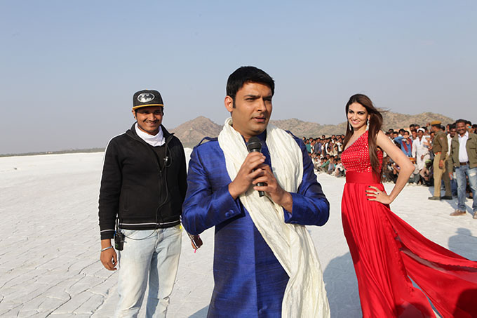 Kis Kisko Pyaar Karoon is an upcoming 2015 Indian romantic comedy film directed by director duo Abbas-Mustan, in which Indian TV stand-up comedy king Kapil Sharma will make his film debut In Bollywood. Kapil Sharma,Kis Kisko Pyaar Karu First Look Poster,Kis Kisko Pyaar Karu First Look,Kis Kisko Pyaar Karu,Kis Kisko Pyaar Karu poster,Bollywood Movie Kis Kisko Pyaar Karu,Kis Kisko Pyaar Karu movie stills,Kis Kisko Pyaar Karu movie pics,Kis Kisko Pyaar Kar