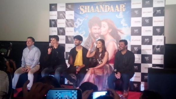 Bollywood Movie Shaandaar Trailer Launch Pictures. Shaandaar Trailer Launch,Shaandaar,Shahid Kapoor,Alia Bhatt,Shaandaar Trailer Launch pics,Shaandaar Trailer Launch images,Shaandaar Trailer Launch photos,Shaandaar Trailer Launch stills,Shaandaar Trailer Launch Pictures