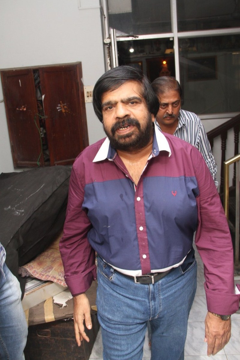 South Indian Actor T. Rajendar at Vaalu Press Meet. T. Rajendar at Vaalu Press Meet,Simbu's father T. Rajendar,Vaalu Press Meet,T. Rajendar,Simbu,Silambarasan,Vaalu Press Meet pics,Vaalu Press Meet images,Vaalu Press Meet photos,Vaalu Press Meet stills,Vaalu Press Meet pictures