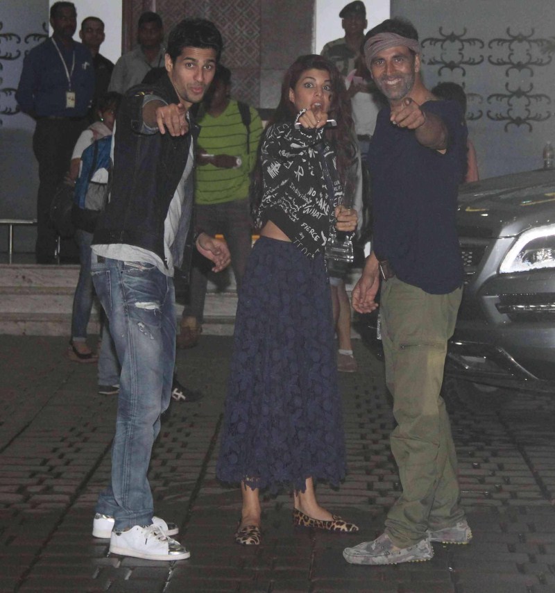 Bollywood Actor Akshay Kumar, Sidharth Malhotra and Actress Jacqueline Fernandez Spotted at Mumbai Airport. Akshay Kumar,Sidharth Malhotra,Jacqueline Fernandez,Brothers Team,Brothers Team Spotted at Mumbai Airport,Akshay Kumar,Sidharth Malhotra and Jacqueline Fernandez