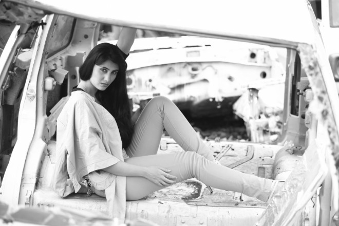 Bollywood debut of Kapil Sharma as well as Sai Lokur and the actress is evidently very excited about the project she has bagged. Kapil Sharma,Kapil Sharma wife Sai Lokur,Sai Lokur,Kis Kisko Pyaar Karu,Kis Kisko Pyaar Karu actress,Kis Kisko Pyaar Karu stills,Kis Kisko Pyaar Karu pictures