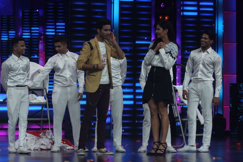 Photos of Bollywood Actor Saif Ali Khan and Actress Katrina Kaif promotes Phantom on Dance Plus Show. Saif Ali Khan,Katrina Kaif,Saif Ali Khan and Katrina Kaif,Dance Plus Show,Phantom,Phantom movie promotion,Phantom movie promotion on Dance Plus Show