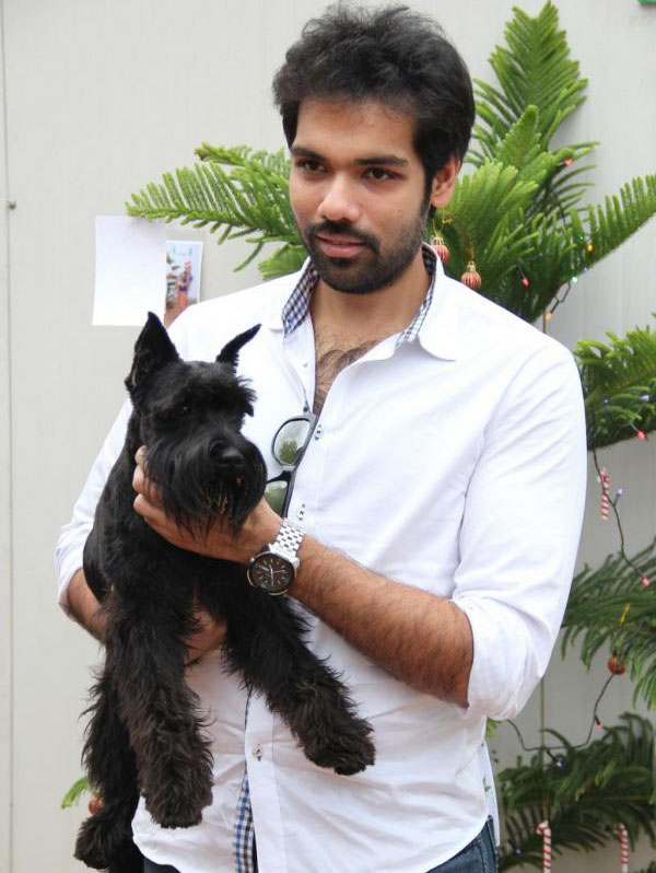 Check out your favorite celebs with their favorite Pets. Celebs and Their Pets,Celebs with Pets,pet animals,Celebs and Their Pets Photos,Celebs and Their Pets pictures,Celebs and Their Pets images,Celebs and Their Pets stills,Celebrity Pets,Celeb's Best Friend,Celebrities With Their Pets
