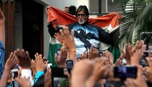 When politicians and celebrities insulted the national flag. Independence Day,Indian national flag,Indian flag photos,celebrities with indian flag,celebrities disrespecting indian flag,national flag,Indian independence day,pictures,images,indian flag controversies,Sharukh khan,Indian flag insulted,Indian Prime mini