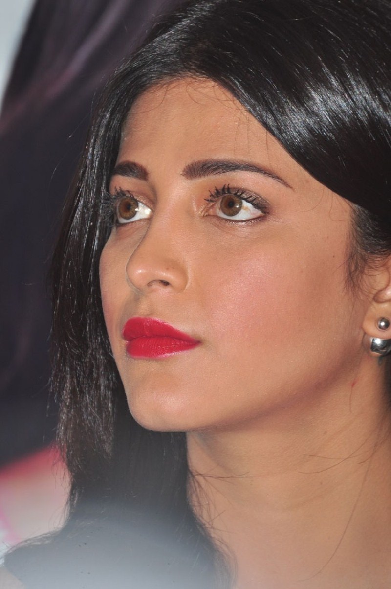 South Indian Actress Shruti Haasan at Srimanthudu Success Meet. Shruti Haasan,Srimanthudu Success Meet,Actress Shruti Haasan,Srimanthudu,Shruti Haasan latest pics,Shruti Haasan latest images,Shruti Haasan latest photos,Shruti Haasan latest stills,Shruti Haasan latest pictures