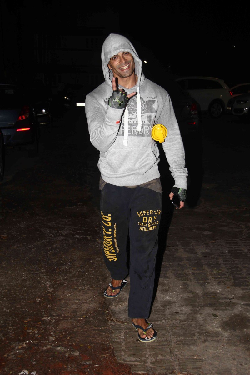 Bollywood Actress Bipasha Basu and Karan Singh Grover in Juhu. Bipasha Basu,Karan Singh Grover,Bipasha Basu and Karan Singh Grover,Spotted: Bipasha Basu and Karan Singh Grover in Juhu,Bipasha Basu and Karan Singh Grover in Juhu
