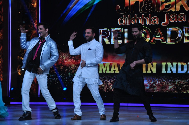 Bollywood Actor Shahid Kapoor, Saif Ali Khan and Katrina Kaif promote Phantom at Jhalak Dikhla Jaa. Shahid Kapoor,Saif Ali Khan,Katrina Kaif,Phantom Movie Promotion,Jhalak Dikhla Jaa,Shahid Kapoor and Saif Ali Khan,Saif Ali Khan and Katrina Kaif