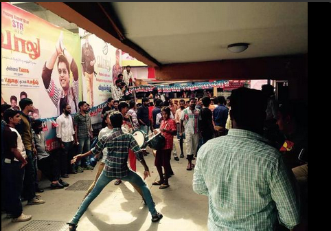 South Indian Actor Simbu at Kasi Theater. Vaalu First Show,Simbu at Kasi Theater,Simbu,Silambarasan,actor simbu,Kasi Theater