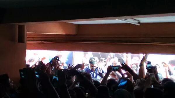 South Indian Actor Simbu at Kasi Theater. Vaalu First Show,Simbu at Kasi Theater,Simbu,Silambarasan,actor simbu,Kasi Theater