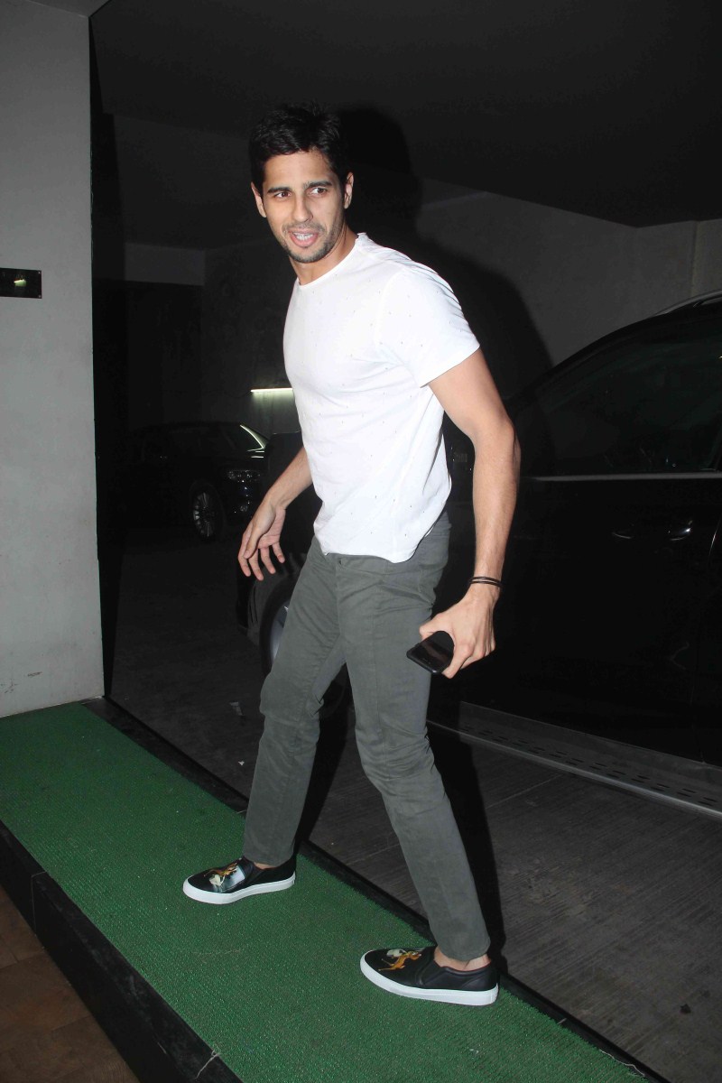 Bollywood Actor Sidharth Malhotra at Brothers Special Screening. Sidharth Malhotra,actor Sidharth Malhotra,Sidharth Malhotra at Brothers Special Screening,Brothers Special Screening,Brothers,Brothers Screening,Sidharth Malhotra latest pics,Sidharth Malhotra latest images,Sidharth Malhotra latest photos,Sidharth Malhotr