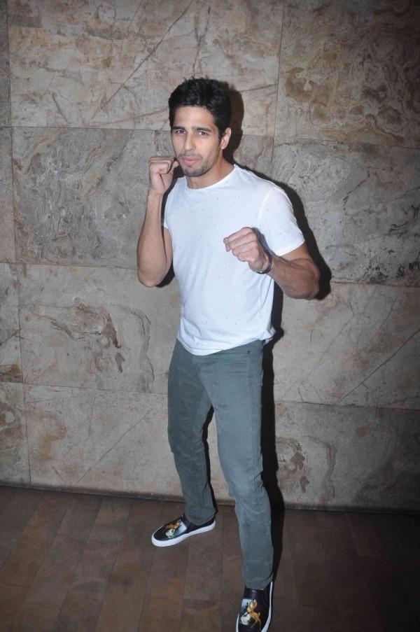 Sidharth Malhotra At Brothers Special Screening Photosimagesgallery 27023