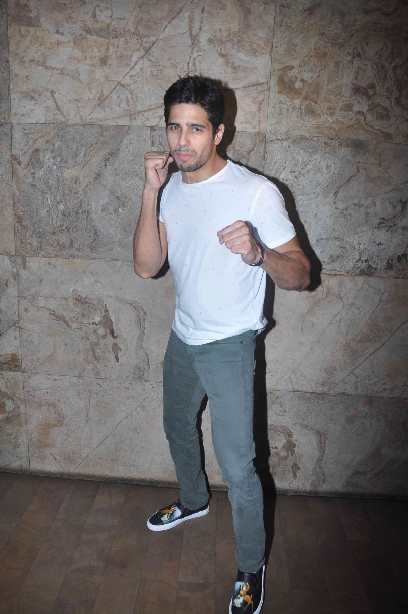 Bollywood Actor Sidharth Malhotra at Brothers Special Screening. Sidharth Malhotra,actor Sidharth Malhotra,Sidharth Malhotra at Brothers Special Screening,Brothers Special Screening,Brothers,Brothers Screening,Sidharth Malhotra latest pics,Sidharth Malhotra latest images,Sidharth Malhotra latest photos,Sidharth Malhotr