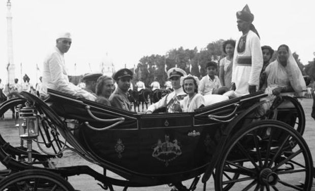 Here are some Rare Pictures of India's First Independence Day. Independence Day,first Independence Day,Independence Day celebration,India's First Independence Day,Independence Day pics,Independence Day images,Independence Day photos,Independence Day stills,Independence Day pictures
