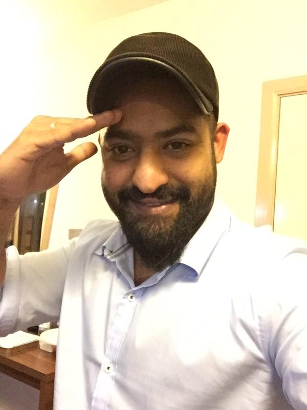 Telugu Actor Mahesh Babu, Jr Ntr, Nani Salute Selfie for Indian Army. Mahesh Babu,Jr Ntr,Nani,Mahesh Babu Salute Selfie,Jr Ntr Salute Selfie,Nani Salute Selfie,Salute Selfie for Indian Army,Salute Selfie,celebs Salute Selfie for Indian Army,celebs Salute Selfie,Amala Paul