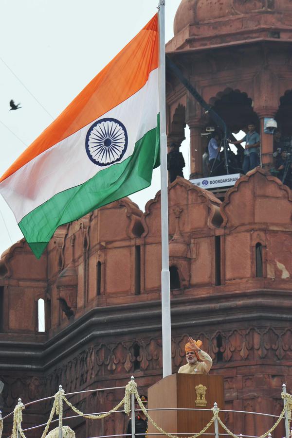 PM Modi pays tribute to Mahatma Gandhi at Rajghat. Independence Day,Independence Day 2015,Modi,Narendra Modi,Mahatma Gandhi,modi speach,PM Narendra Modi Speech at Red Fort,Narendra Modi Speech at Red Fort,Modi Speech at Red Fort