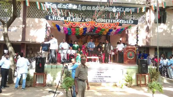 South Indian Actor Vishal celebrates 69th Independence Day by hoisting flag along with General Mithra Das. Vishal,actor Vishal,Vishal celebrates 69th Independence Day,69th Independence Day,69th Independence Day celebration,Independence Day celebration,Independence Day 2015,General Mithra Das