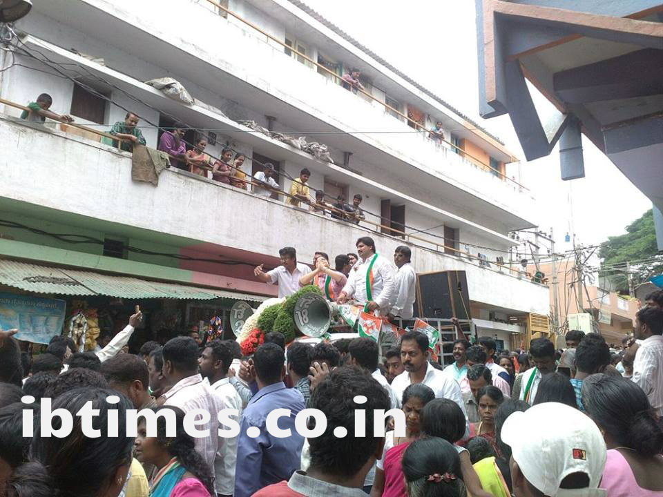 Photo of Khushbu Campaign for Congress in Bangalore. Khushbu,actress Khushbu,Khushbu Campaign,BBMP Election,BBMP Election 2015