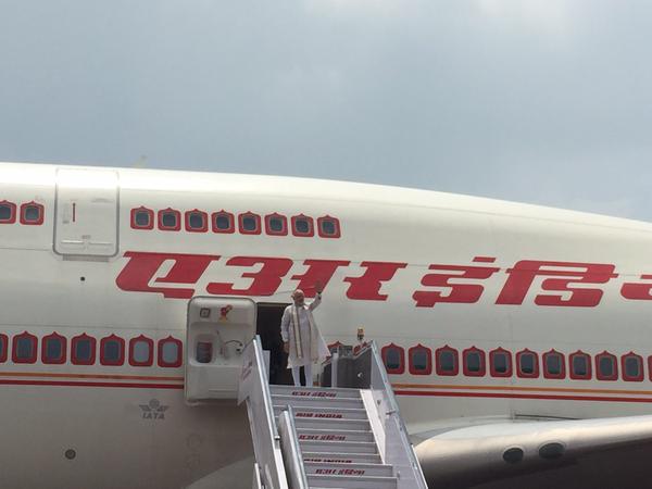 Indian Prime Minister Narendra Modi arrives in Abu Dhabi. Prime Minister Narendra Modi arrives in Abu Dhabi,Prime Minister Narendra Modi,Narendra Modi arrives in Abu Dhabi,Narendra Modi,Modi in UAE,Narendra Modi in UAE